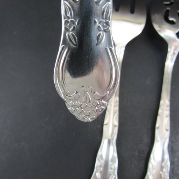 Hanford Forge Stainless Steel Serve Ware Floral Design Set of 5 Pieces - Picture 10 of 13